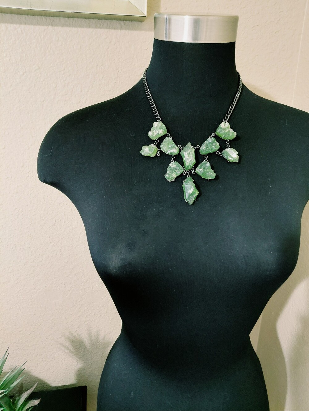 New Black Green Nugget Gemstone Necklace